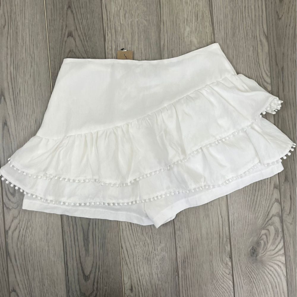 Do+Be Womens Size L White Ruffle Asymmetrical Teired Skort NEW Short Skirt